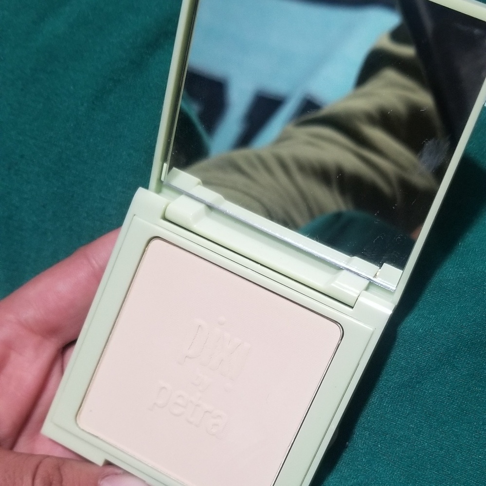 Pixie by Petra NUDE correcting powder